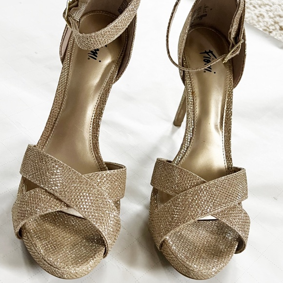 FIONI Clothing Shimmering Gold Strappy Heels - Picture 1 of 6